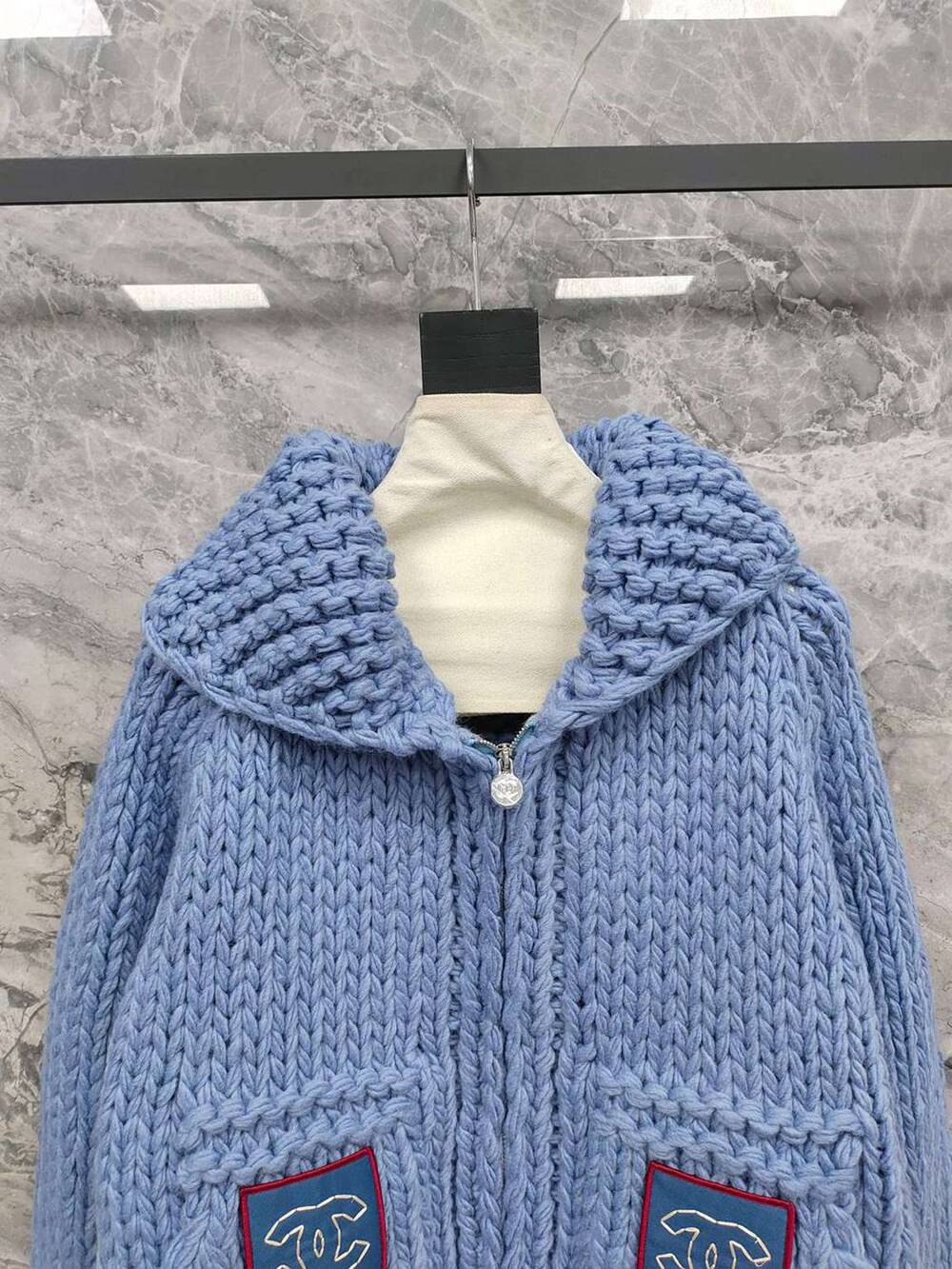 Chanel Light Blue Thick Knit Cardigan CC Red‑Trim Patch Pockets - Picture 2 of 9